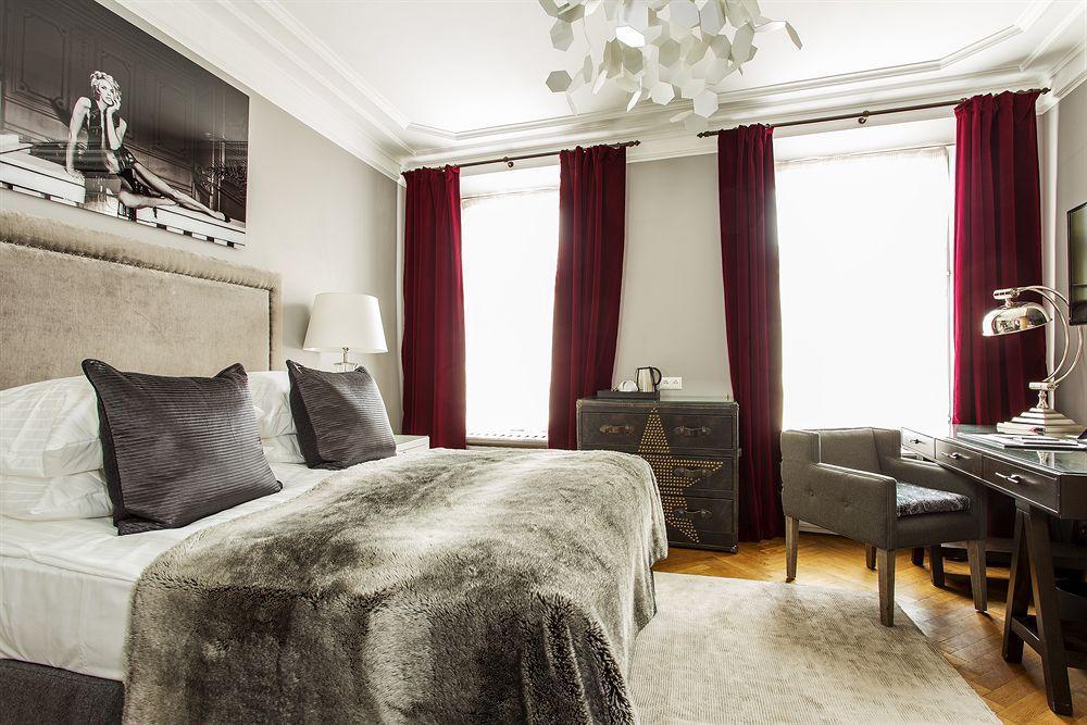 St. Petersbourg Hotel - Small Luxury Hotels Of The World Таллин Экстерьер фото