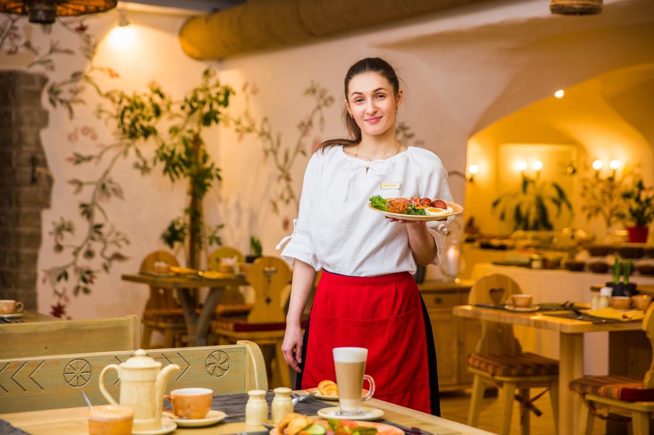 St. Petersbourg Hotel - Small Luxury Hotels Of The World Таллин Экстерьер фото